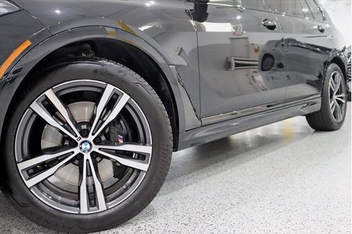 2021 BMW X7 M50i