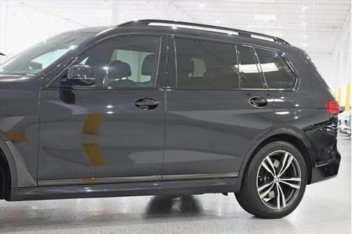 2021 BMW X7 M50i