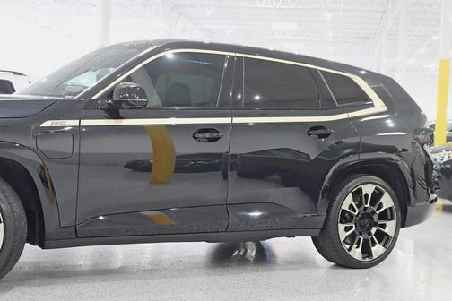 2023 BMW XM Base