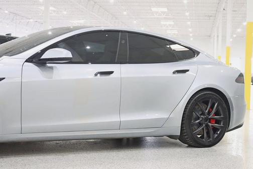 Lunar Silver 2025 Tesla Model S Plaid