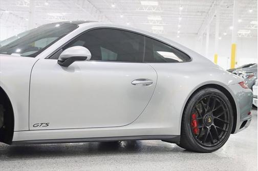 2018 Porsche 911 Carrera GTS