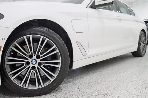 2020 BMW 530e xDrive iPerformance