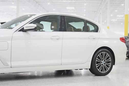 2020 BMW 530e xDrive iPerformance