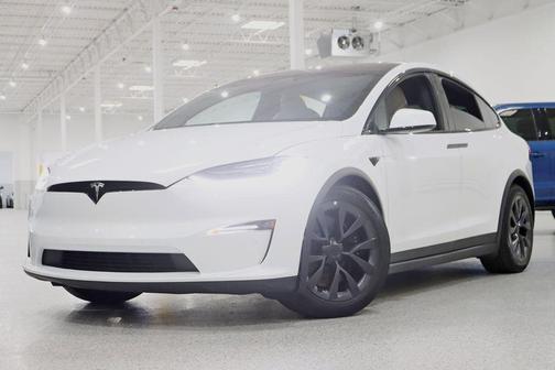 Pearl White Multi-Coat 2022 Tesla Model X Base