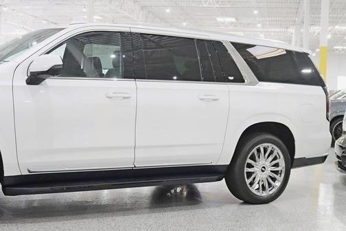 2023 Cadillac Escalade ESV Premium Luxury