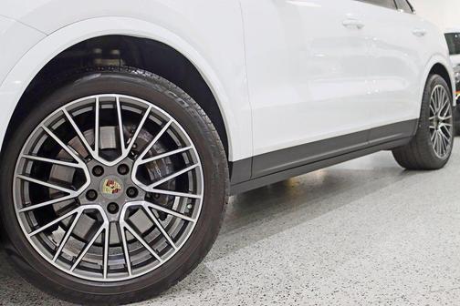 2022 Porsche Cayenne Platinum Edition