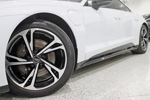 2023 Audi e-tron GT Premium Plus