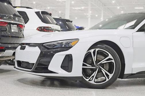 2023 Audi e-tron GT Premium Plus
