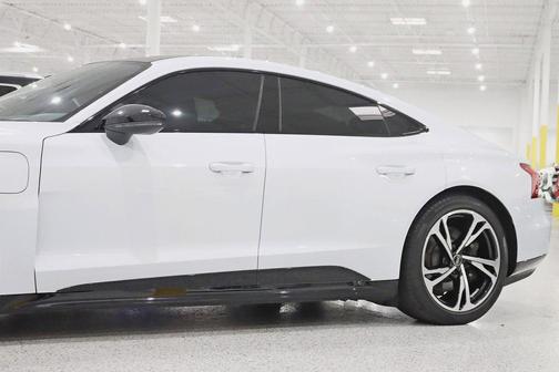 2023 Audi e-tron GT Premium Plus