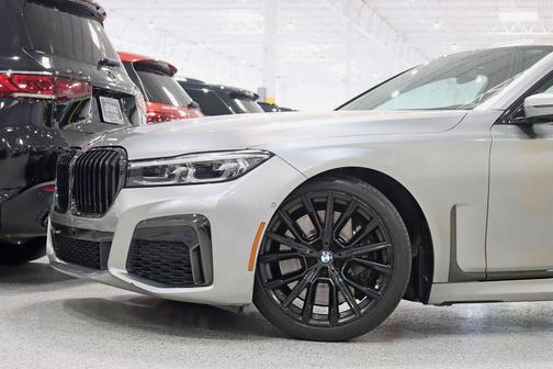 Donington Gray Metallic 2022 BMW 750 i xDrive