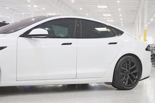 2023 Tesla Model S Base