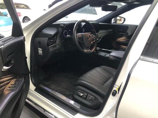 2022 Lexus LS 500h Base