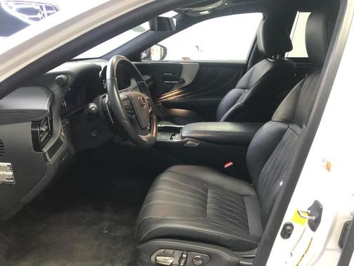 2022 Lexus LS 500h Base