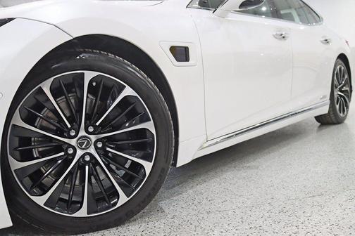 2022 Lexus LS 500h Base