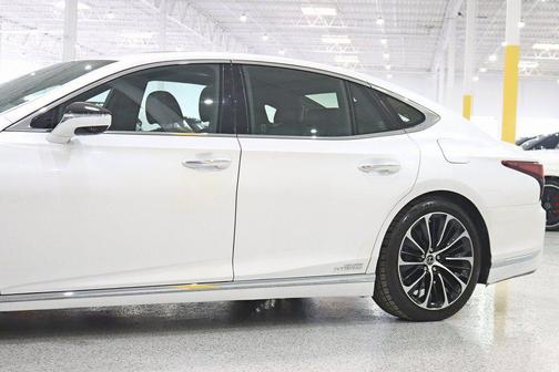 2022 Lexus LS 500h Base