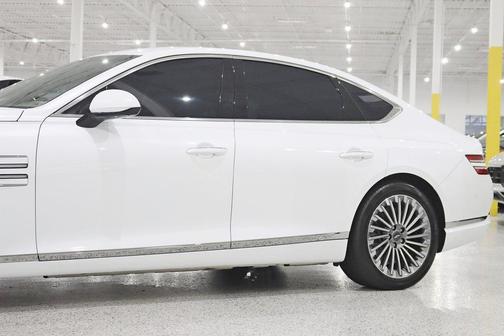 2023 Genesis Electrified G80 Base