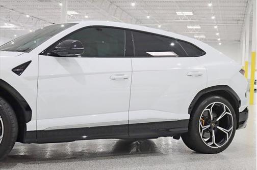 2019 Lamborghini Urus Base