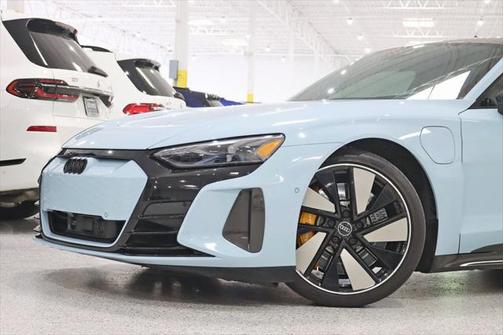2022 Audi RS e-tron GT Base