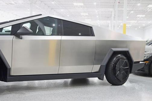 2024 Tesla Cybertruck Base