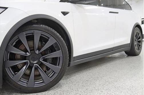 2022 Tesla Model X Plaid
