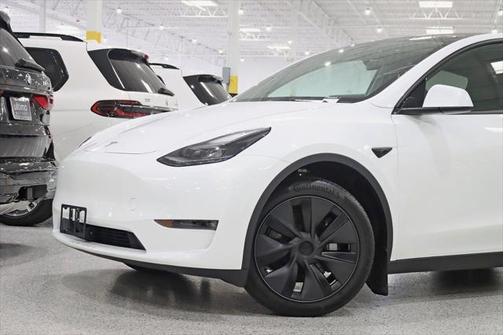 2025 Tesla Model Y Long Range