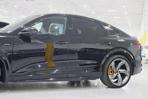 2022 Audi e-tron S Prestige