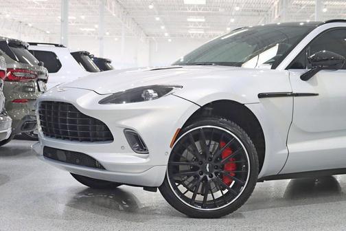 2022 Aston Martin DBX Base