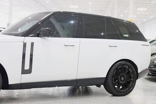 2023 Land Rover Range Rover SE