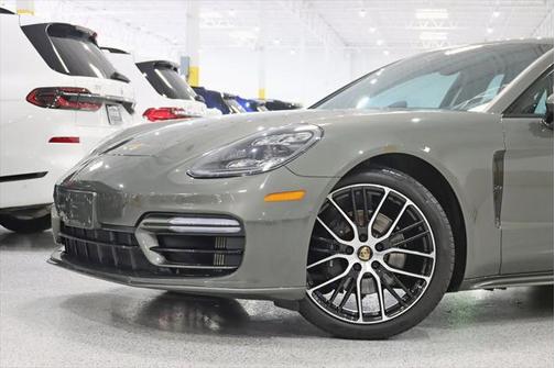 2022 Porsche Panamera 4 Platinum Edition
