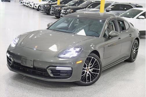 2022 Porsche Panamera 4 Platinum Edition