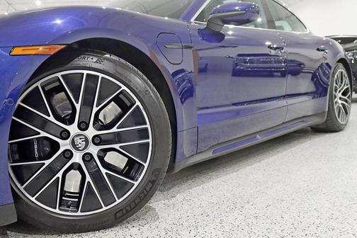 2020 Porsche Taycan Turbo