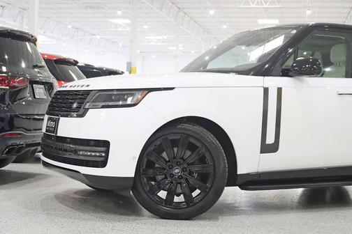 Ostuni Pearl White 2023 Land Rover Range Rover SE