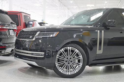 2025 Land Rover Range Rover SE