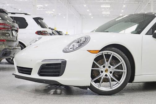 2018 Porsche 911 Carrera