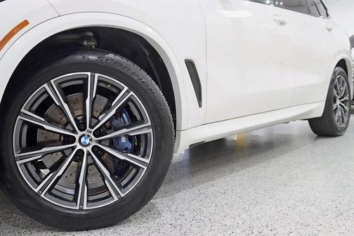 2022 BMW X5 M50i