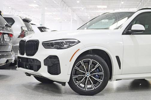 2022 BMW X5 M50i