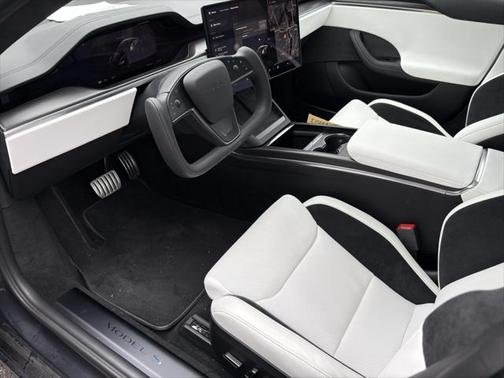 2024 Tesla Model S Plaid