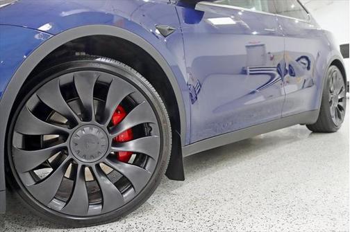 2024 Tesla Model Y Performance