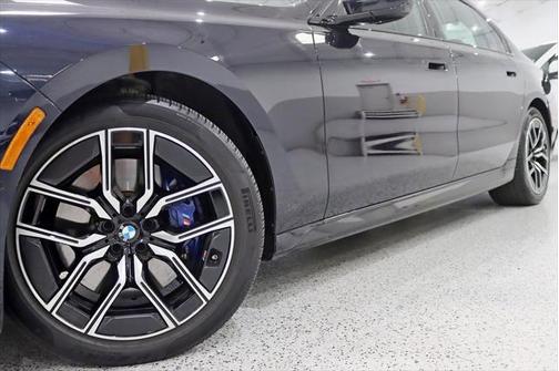 2023 BMW 760 760i xDrive
