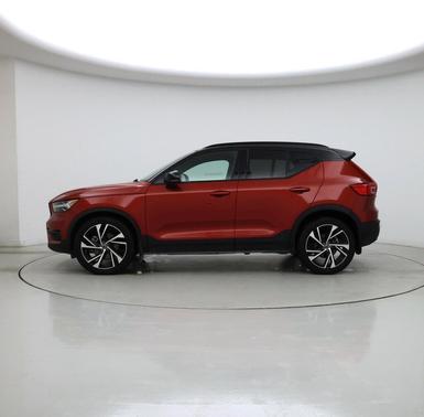 2021 Volvo XC40 T5 R-Design