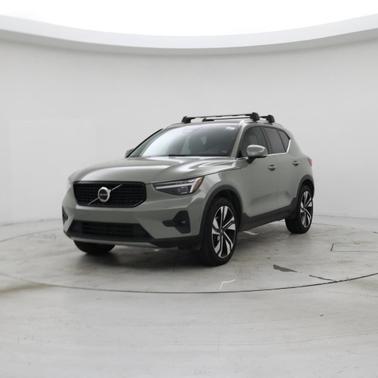 Sage Green Metallic 2025 Volvo XC40 B5 Ultra Bright Theme