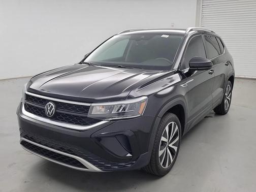 Deep Black Pearl 2023 Volkswagen Taos 1.5T SE
