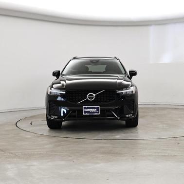 2023 Volvo XC60 Plus Dark Theme