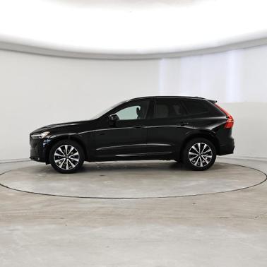 2023 Volvo XC60 Plus Dark Theme