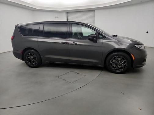 2022 Chrysler Pacifica Hybrid Touring L
