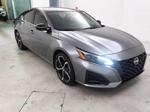 2023 Nissan Altima SR FWD