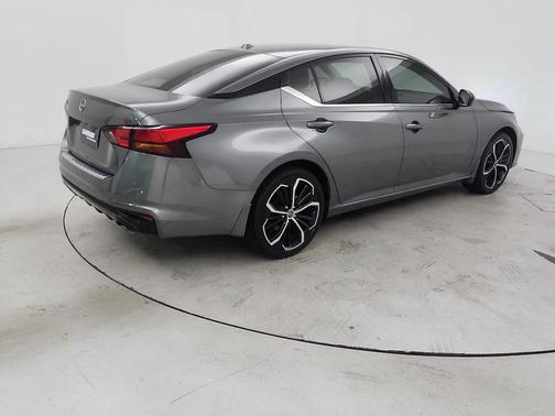 2023 Nissan Altima SR FWD
