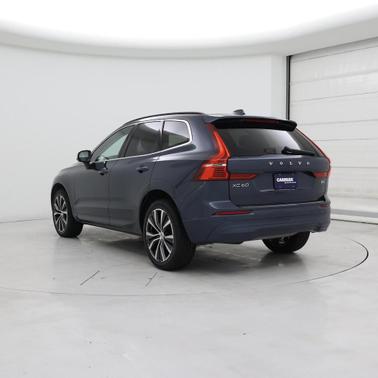 2022 Volvo XC60 B5 Momentum