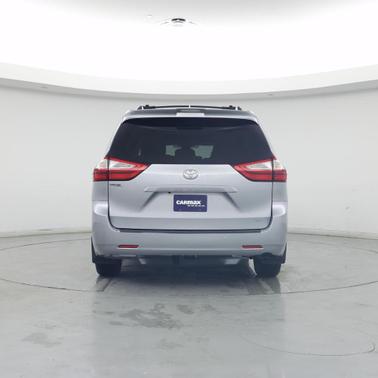 2018 Toyota Sienna XLE