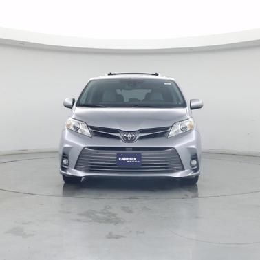 2018 Toyota Sienna XLE